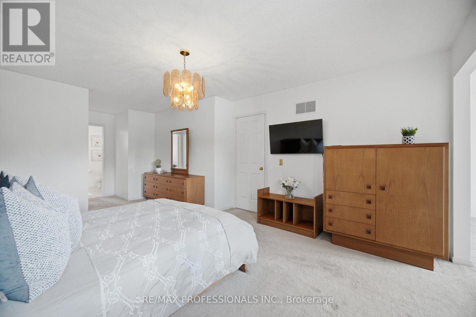 14 Laura Court, Brampton, Ontario  L6S 5E9 - Photo 31 - W13695932