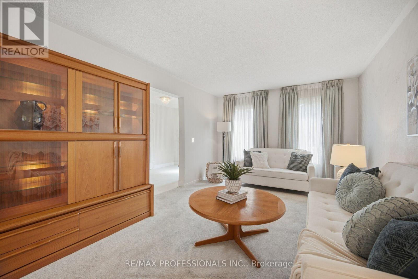 14 Laura Court, Brampton, Ontario  L6S 5E9 - Photo 7 - W13695932