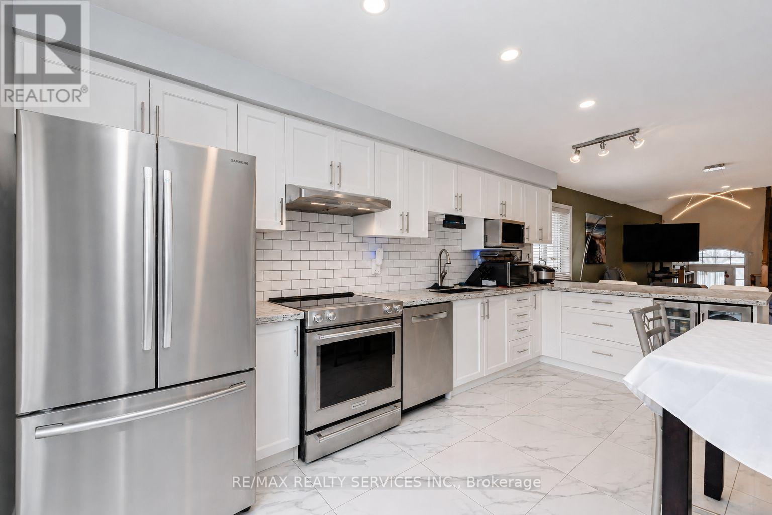 50 Sunny Glen Crescent, Brampton, Ontario  L7A 2C6 - Photo 12 - W13695934