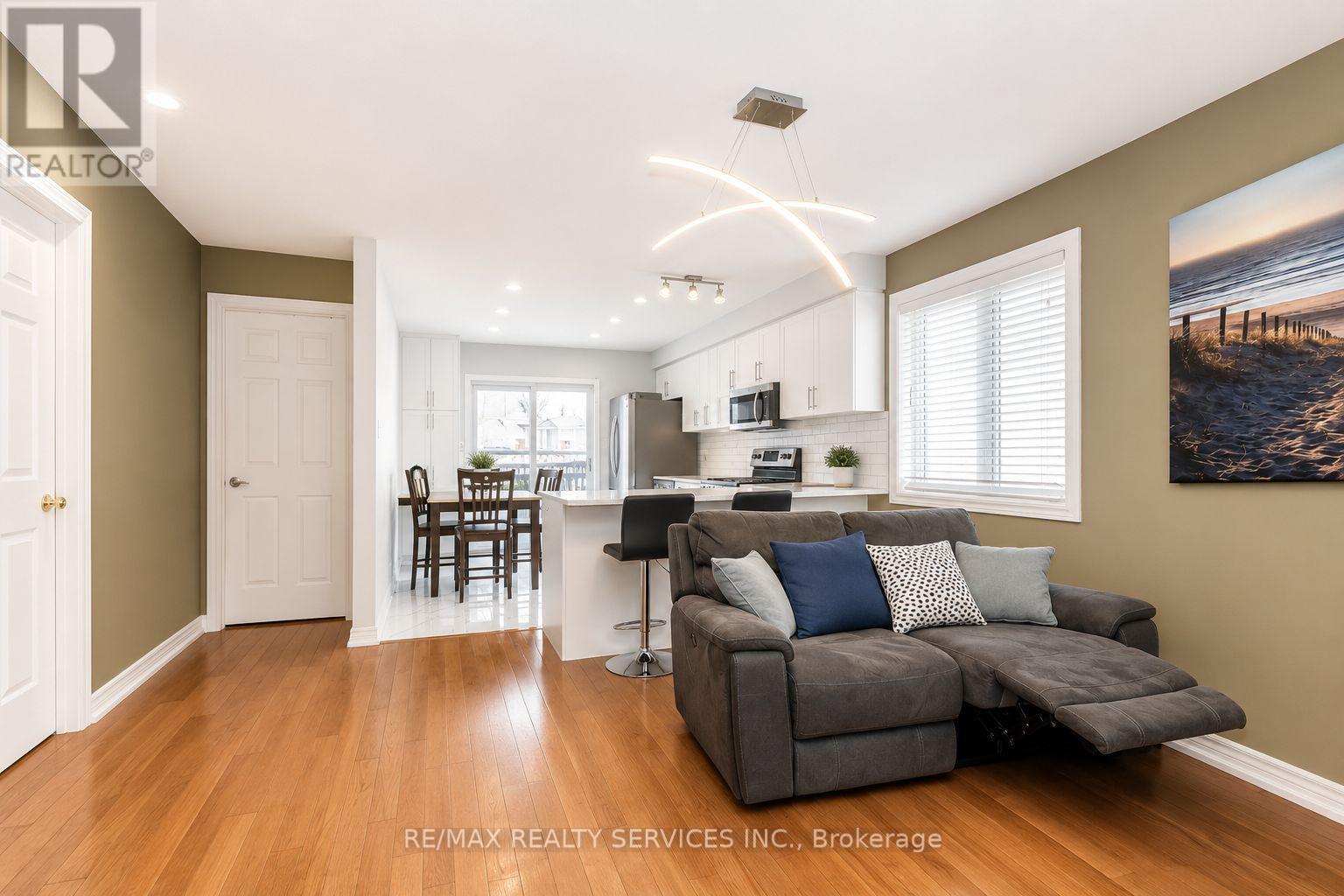 50 Sunny Glen Crescent, Brampton, Ontario  L7A 2C6 - Photo 6 - W13695934
