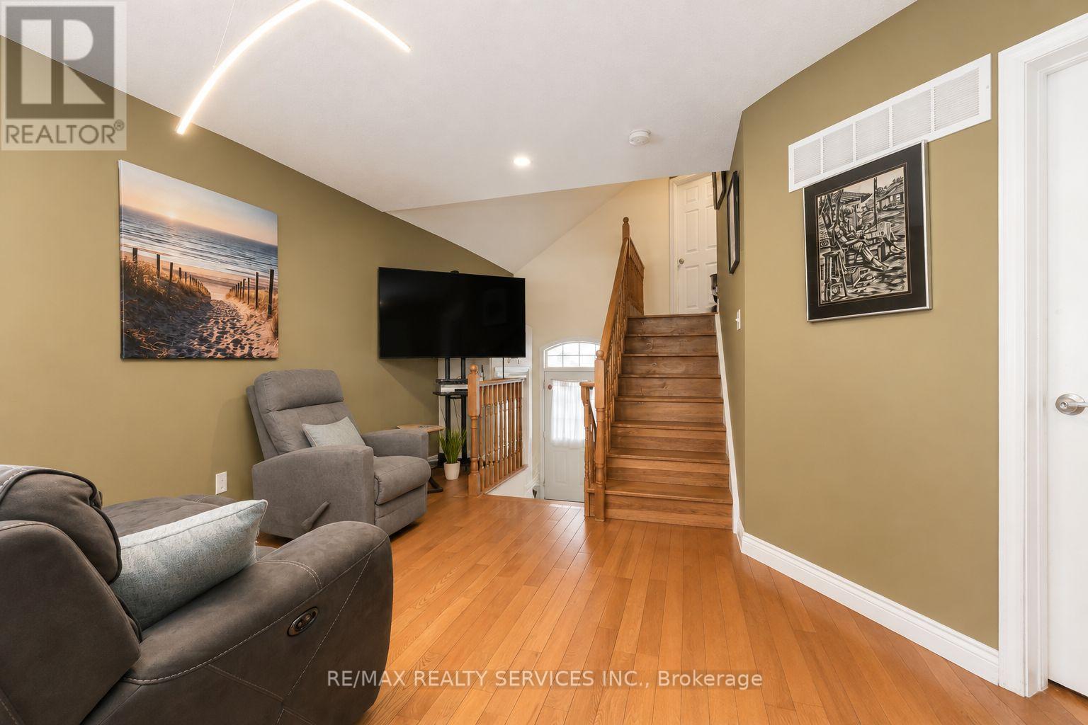 50 Sunny Glen Crescent, Brampton, Ontario  L7A 2C6 - Photo 7 - W13695934