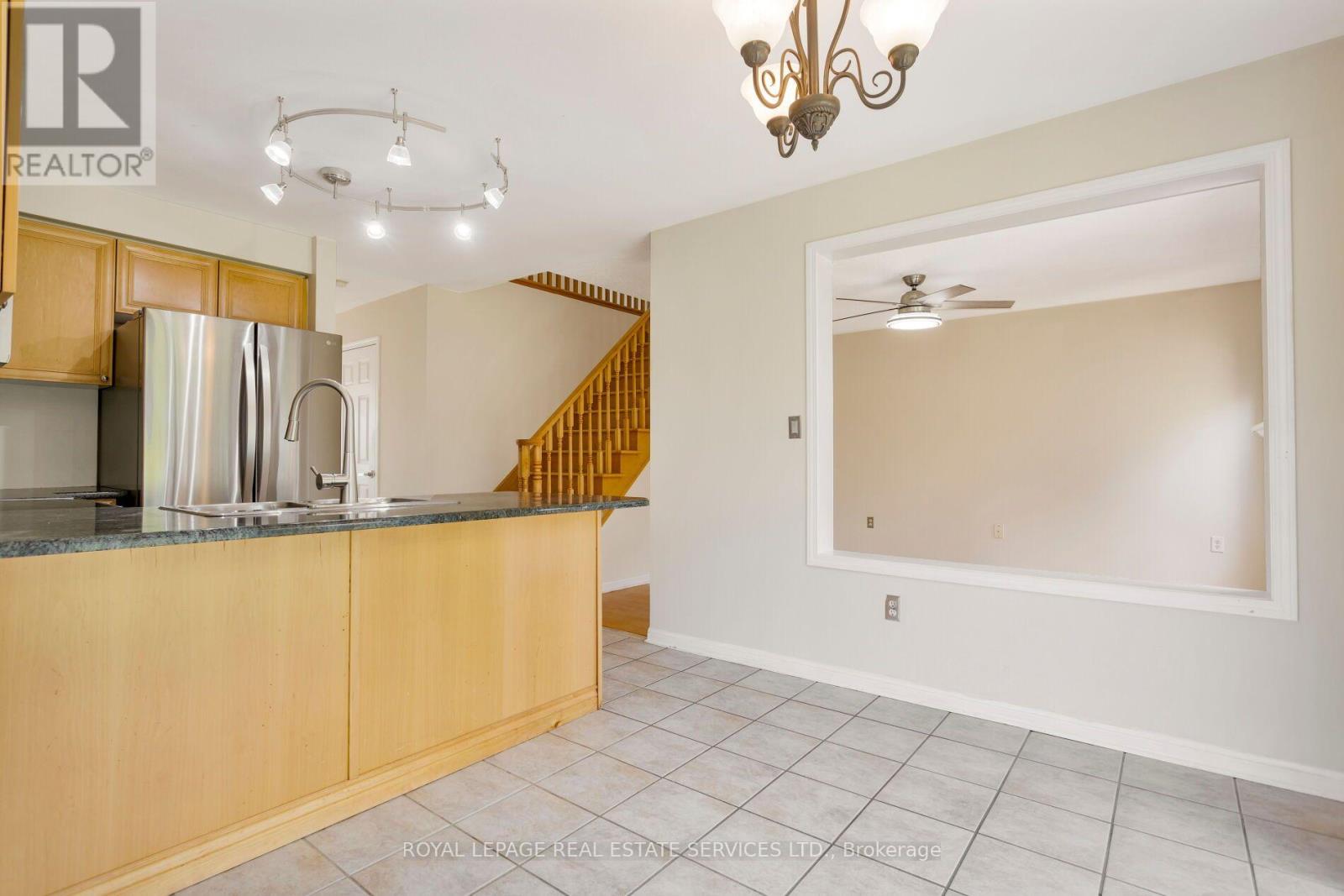 2204 Grand Oak Trail, Oakville, Ontario  L6M 4S6 - Photo 11 - W13695936