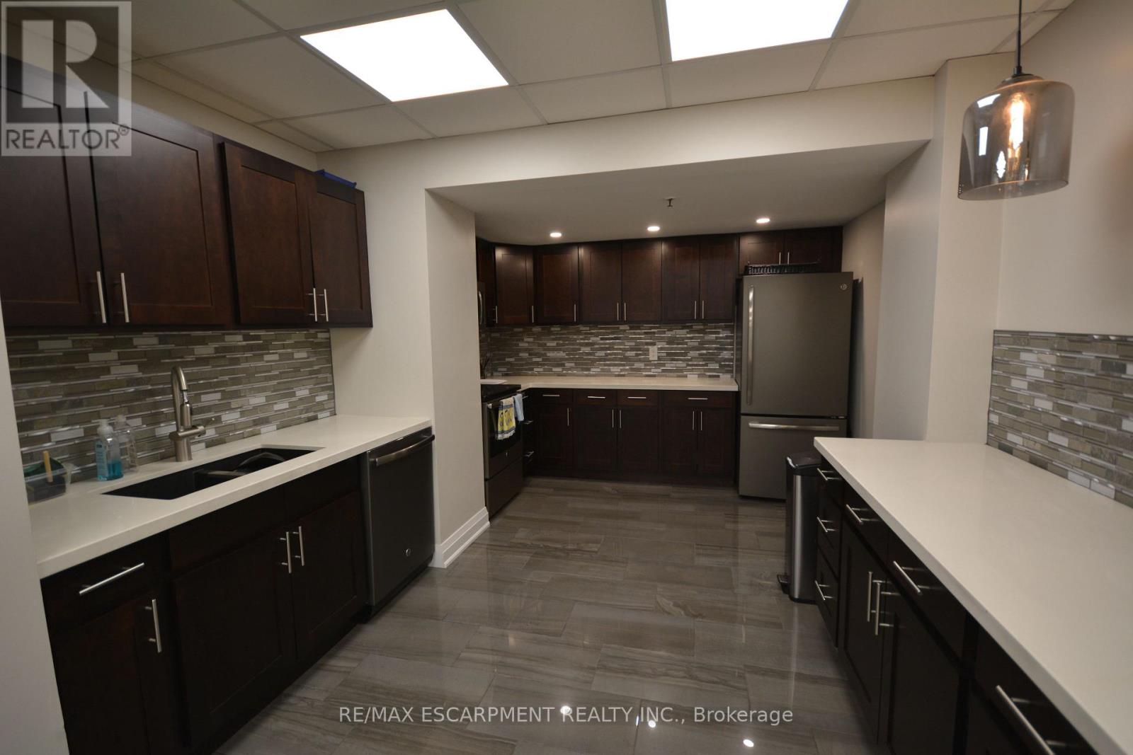 103 - 1270 Maple Crossing Boulevard E, Burlington, Ontario  L7S 2J3 - Photo 30 - W13695966