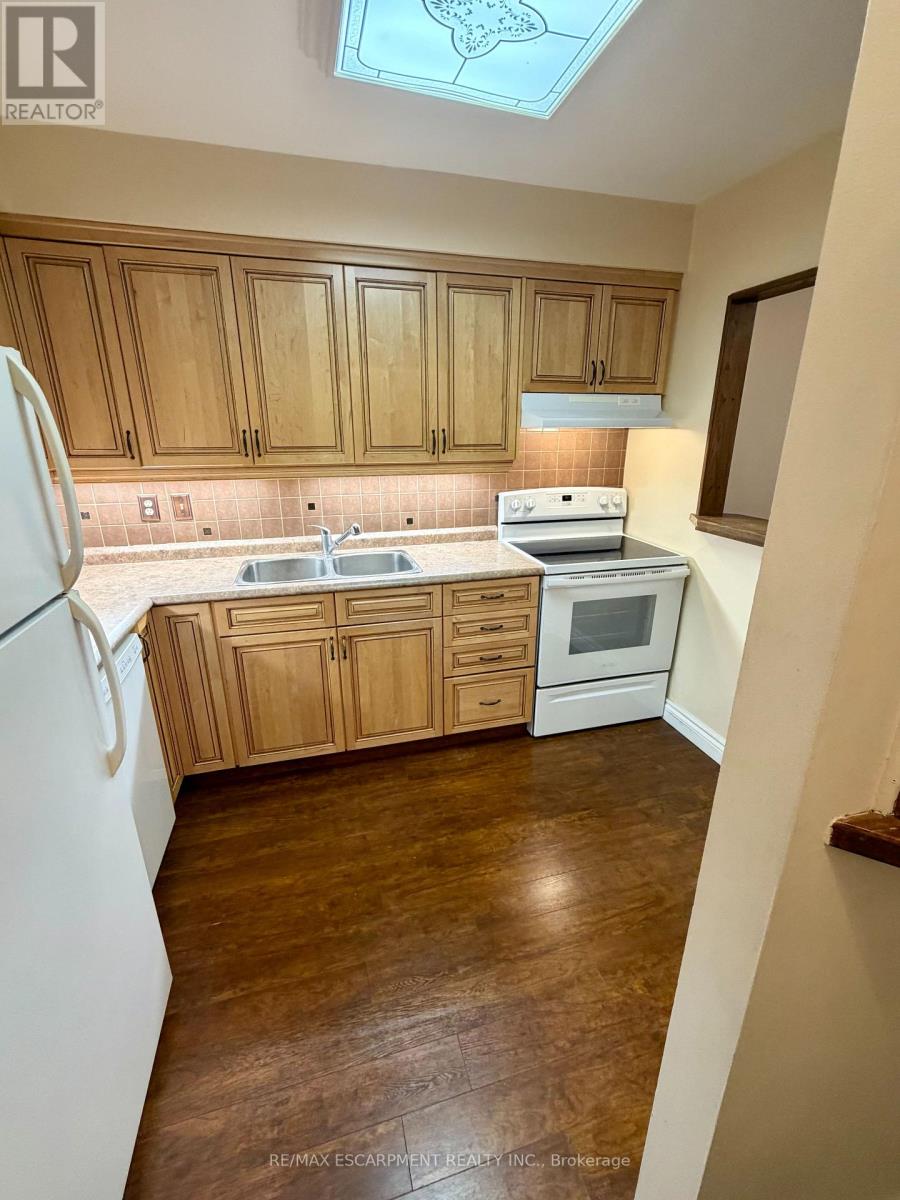 103 - 1270 Maple Crossing Boulevard E, Burlington, Ontario  L7S 2J3 - Photo 7 - W13695966