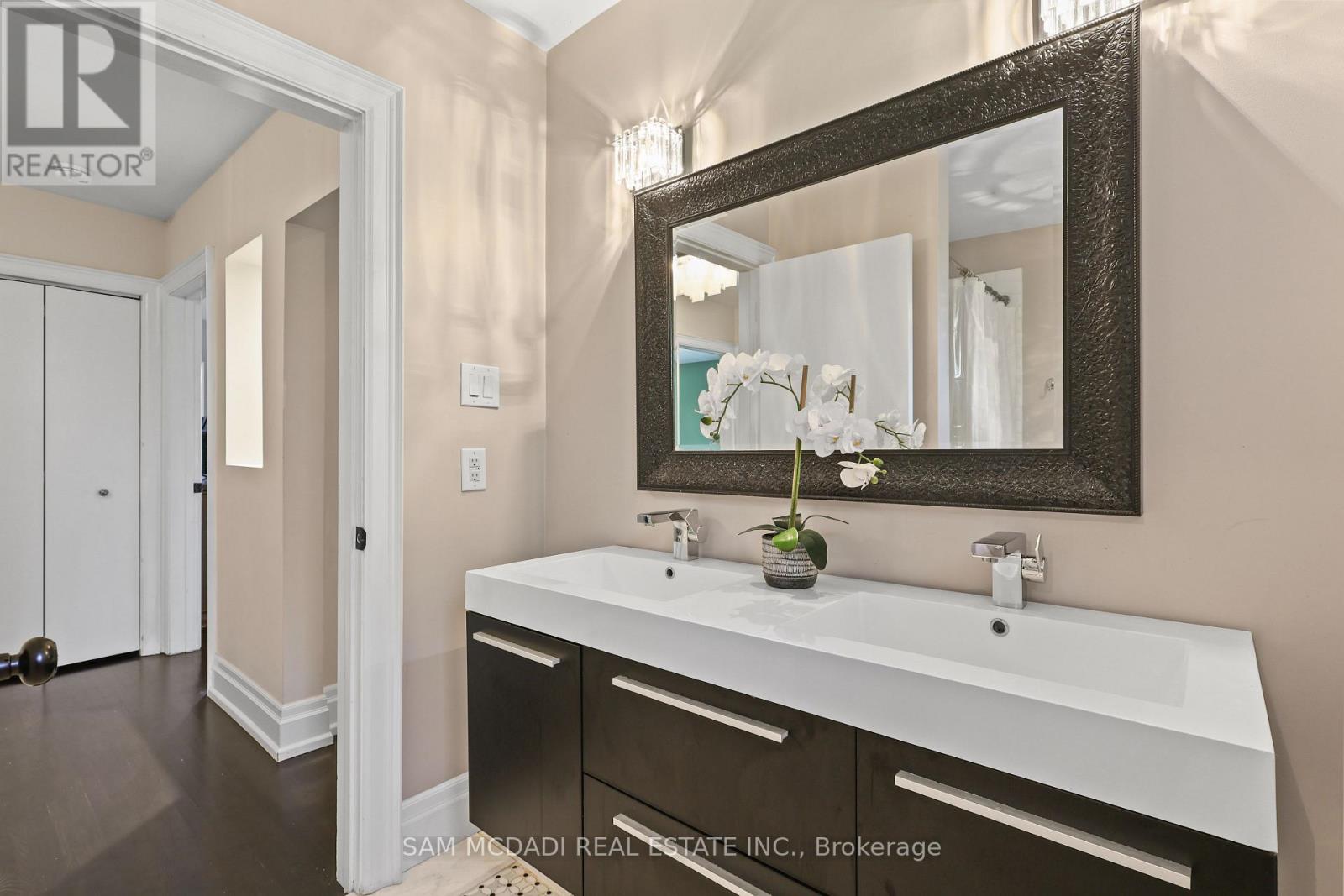 1449 Truscott Drive, Mississauga, Ontario  L5J 1Z1 - Photo 17 - W13695994