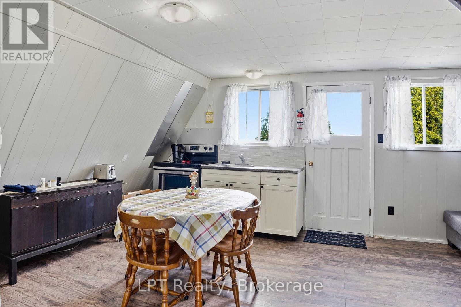 317 Robert Allen Drive, Northern Bruce Peninsula, Ontario  N0H 2R0 - Photo 10 - X13695662
