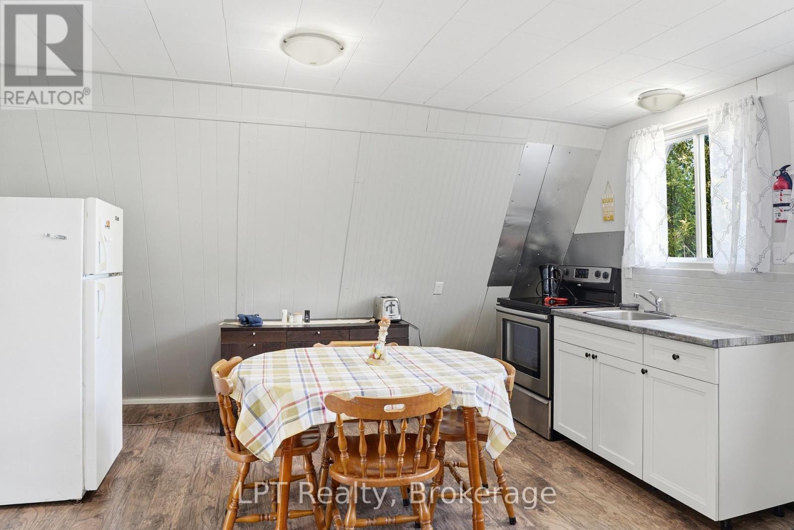 317 Robert Allen Drive, Northern Bruce Peninsula, Ontario  N0H 2R0 - Photo 11 - X13695662