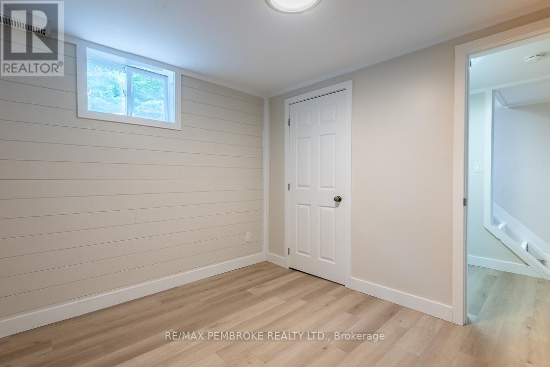310 Esther Street, Pembroke, Ontario  K8A 3C7 - Photo 34 - X13524794