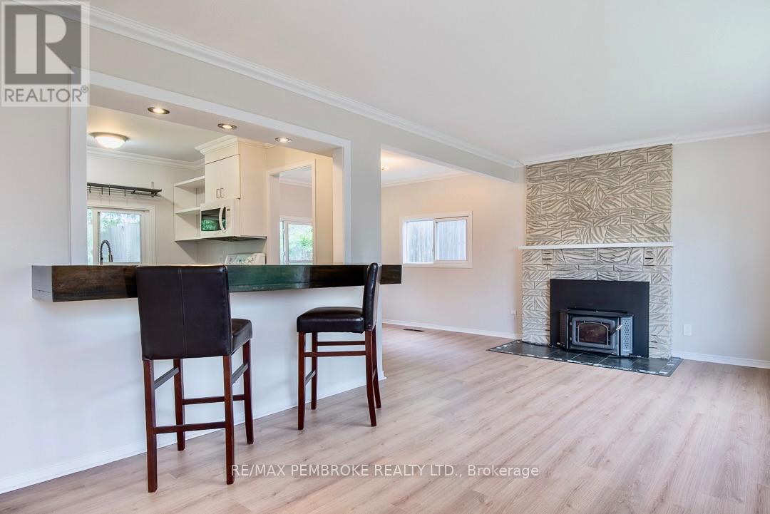 310 Esther Street, Pembroke, Ontario K8A 3C7 - Photo 7 - X13524794