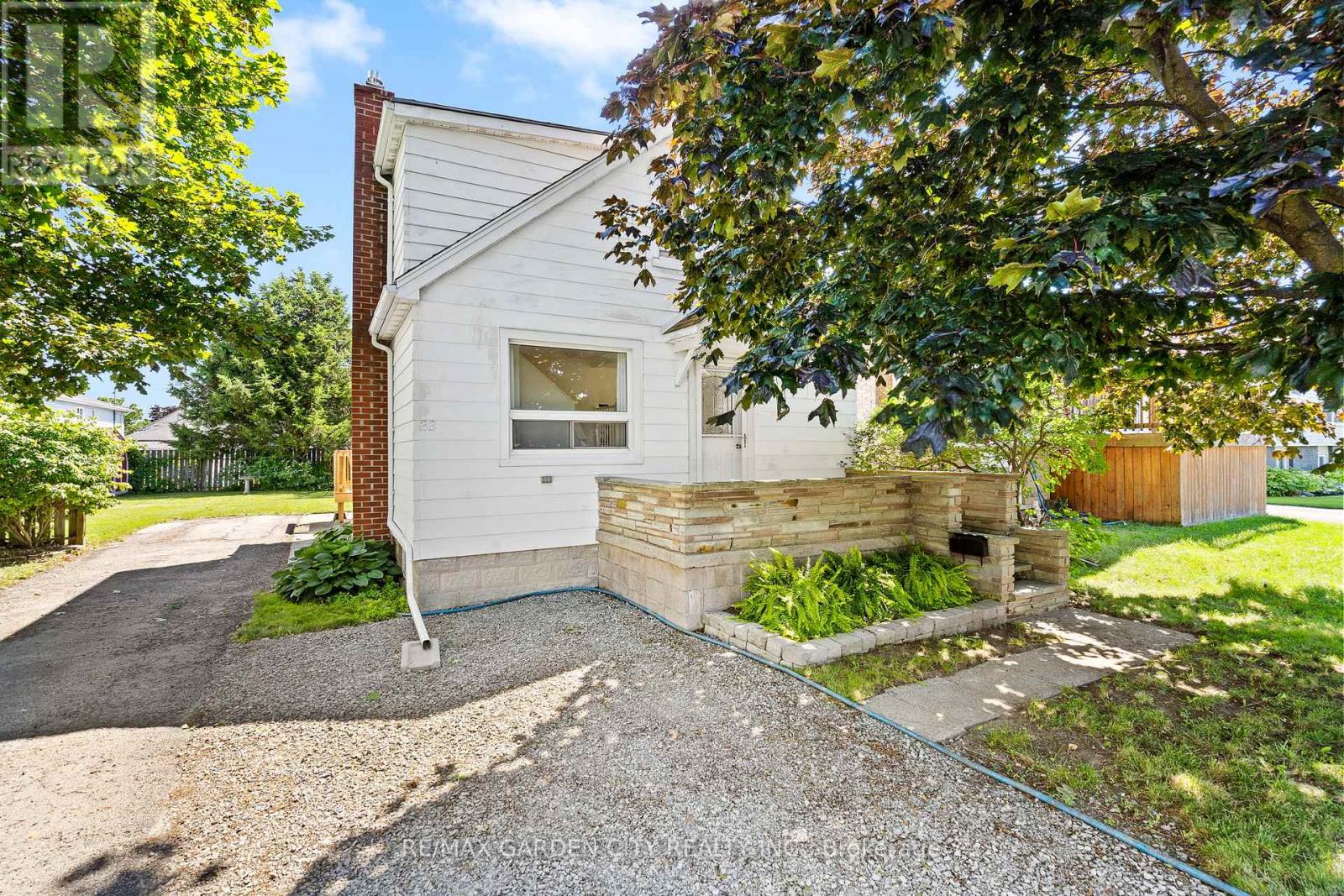 38 Oakwood Street, Port Colborne, Ontario  L3K 5E9 - Photo 3 - X13693494