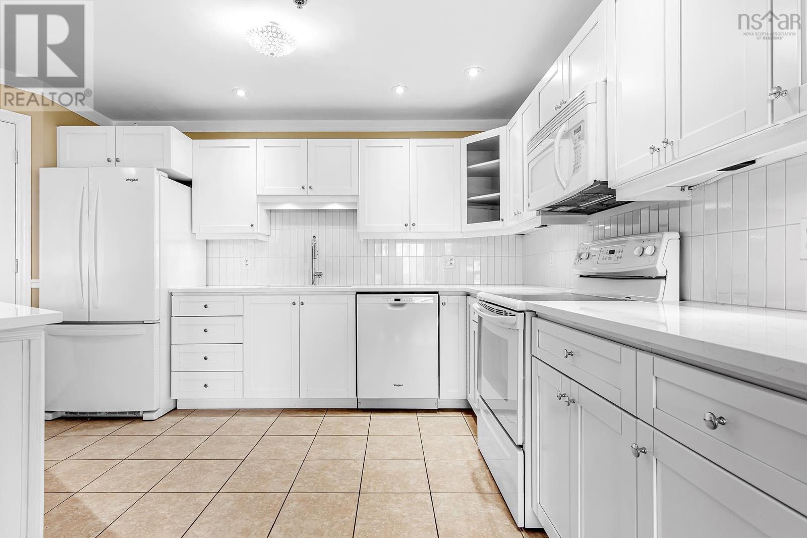 207 78 Regency Park Drive, Halifax, Nova Scotia  B3S 1T2 - Photo 3 - 202621089