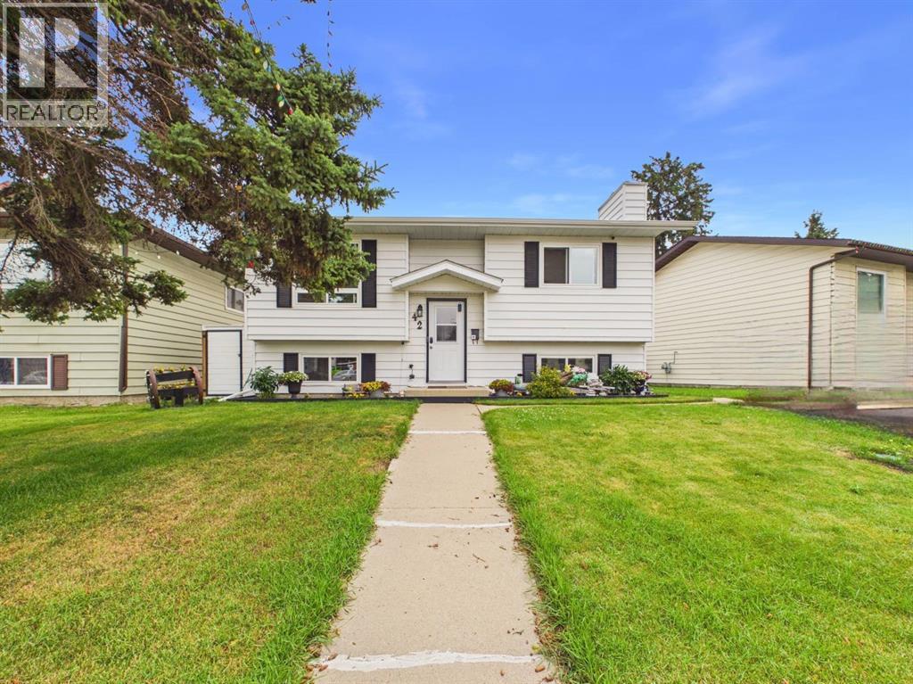 42 Greenham Drive, Red Deer, Alberta  T4P 2X4 - Photo 1 - A2337123