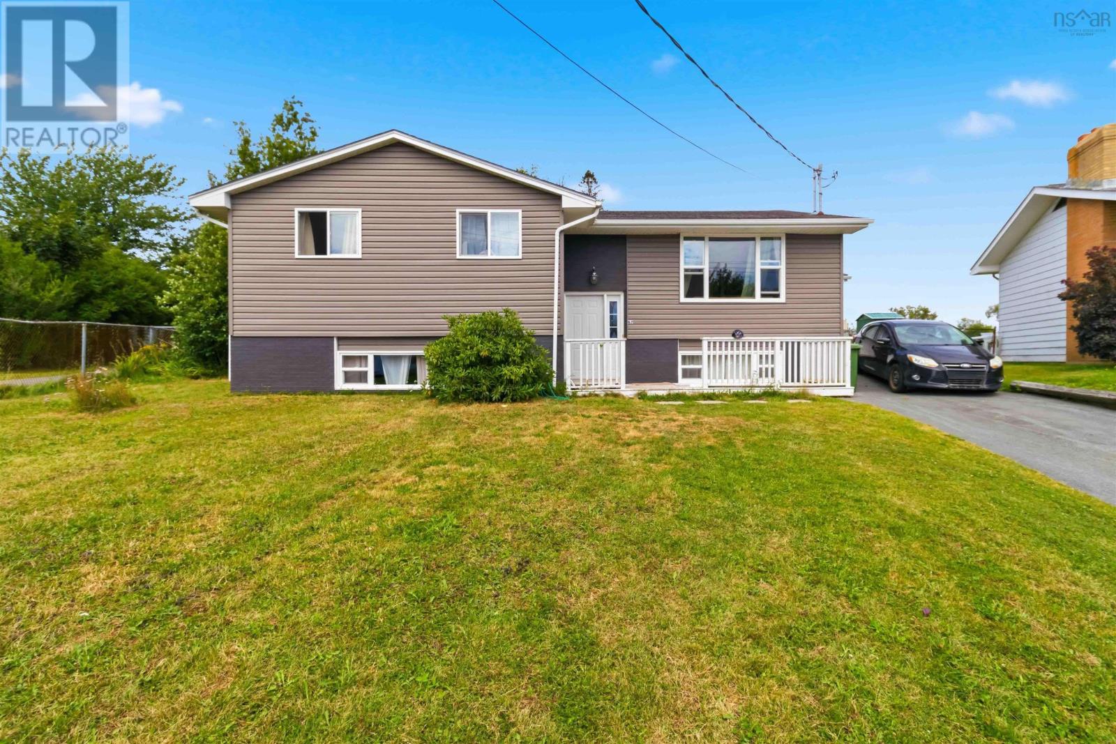 62 Shalimar Crescent, Dartmouth, Nova Scotia  B2W 4L8 - Photo 1 - 202621099