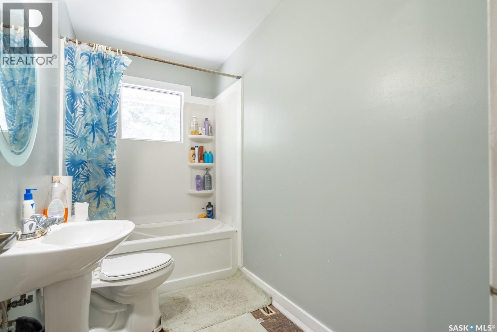 60 Dunning Crescent, Regina, Saskatchewan  S4S 3W1 - Photo 10 - SK046147