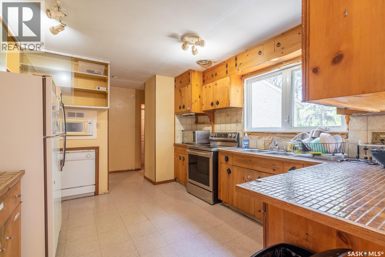 60 Dunning Crescent, Regina, Saskatchewan  S4S 3W1 - Photo 7 - SK046147