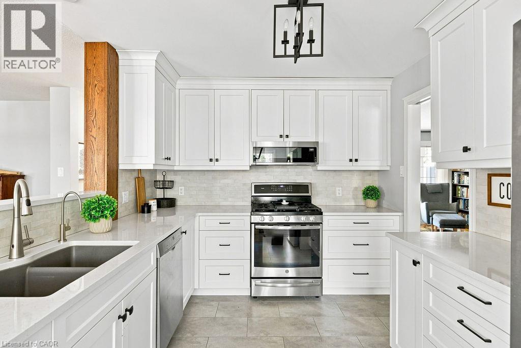 3999 Azalea Crescent, Vineland, Ontario  L0R 2C0 - Photo 4 - 40857181