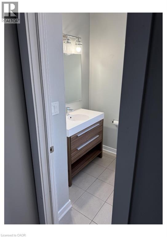 657 Barton Street E Unit# 301, Hamilton, Ontario  L8L 3A3 - Photo 4 - 40857237