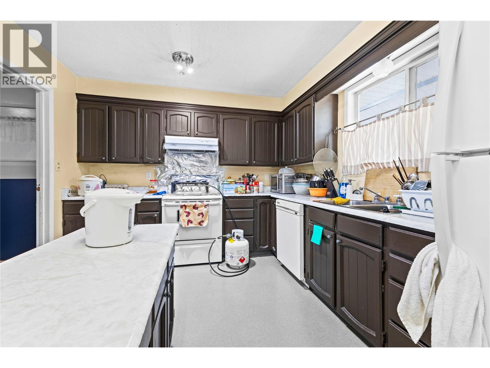 3271 10 Avenue SE, Salmon Arm, British Columbia  V1E 1W8 - Photo 11 - 10398156