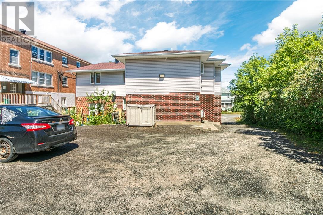 355 Cartier Avenue, Sudbury, Ontario  P3B 1C5 - Photo 3 - 2129872