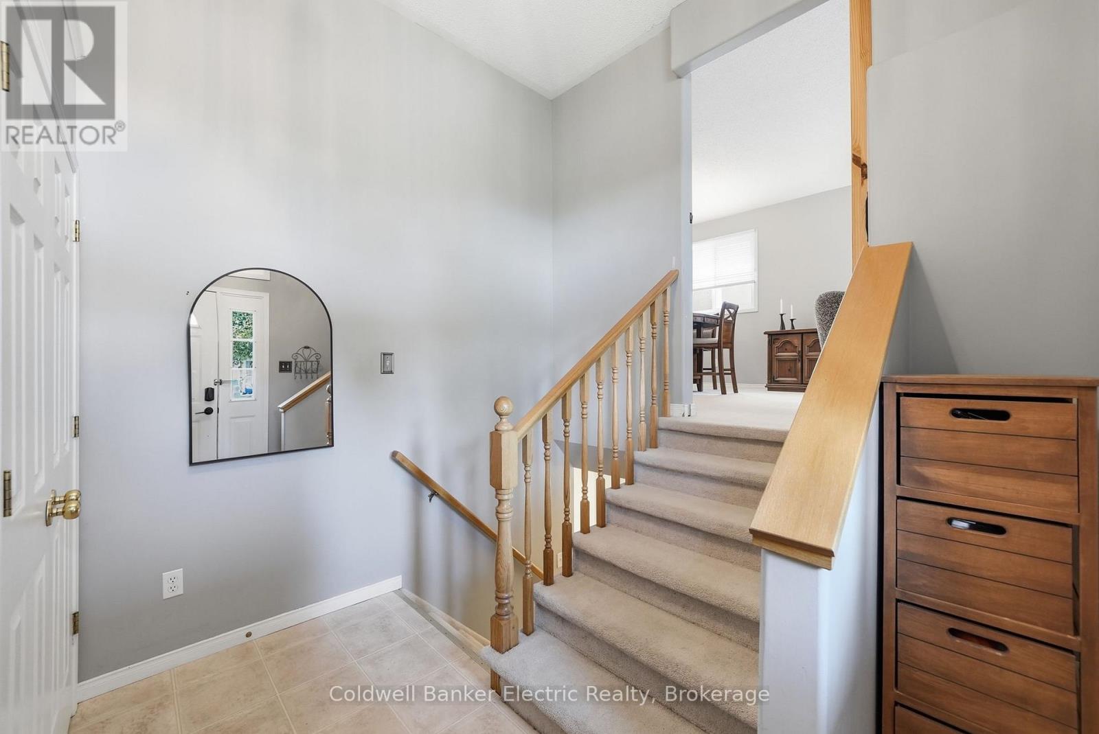 854 Abbey Lane, Peterborough, Ontario  K9H 7N6 - Photo 5 - X13694722