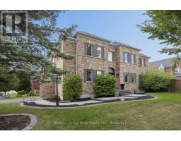 10 WINDBREAK CRESCENT, Whitby, Ontario