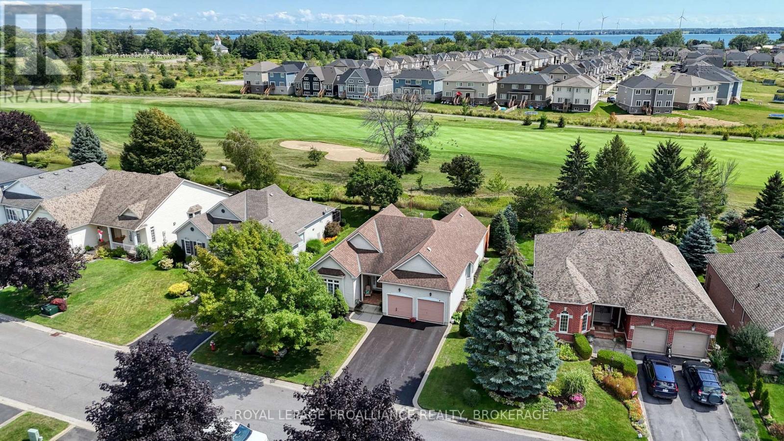 <div class="slider-price">$739,900</div><p>86 Abbey Dawn Drive, Loyalist, Ontario</p>