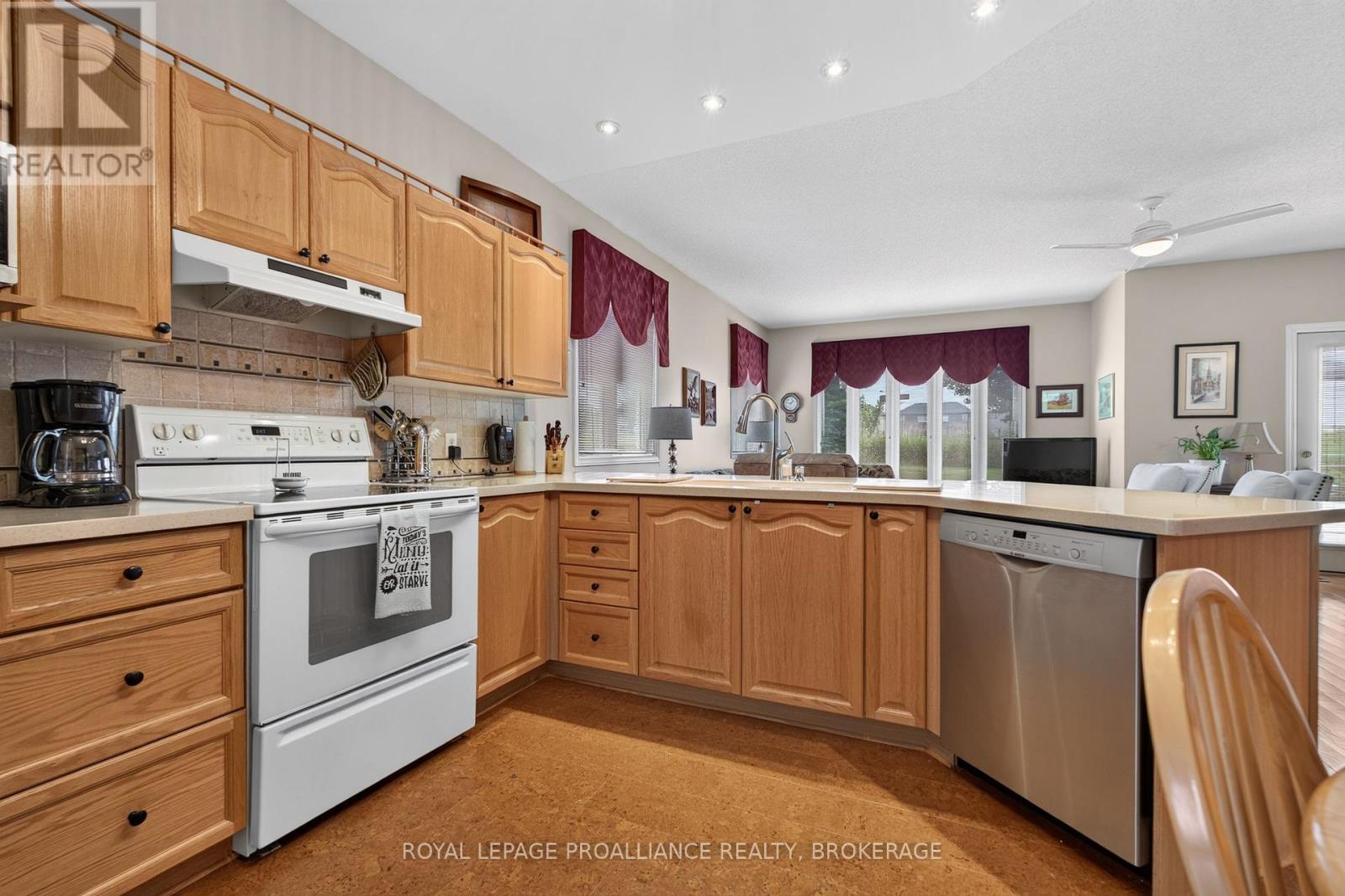 86 Abbey Dawn Drive, Loyalist, Ontario  K0H 1G0 - Photo 16 - X13696116