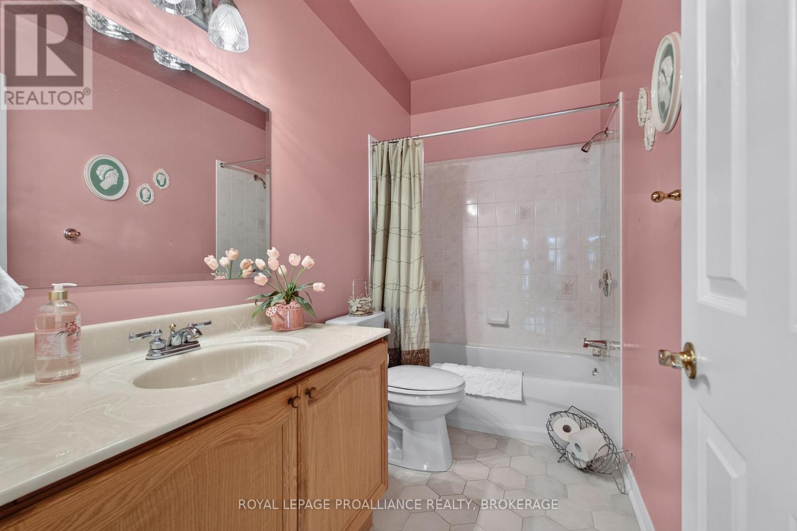 86 Abbey Dawn Drive, Loyalist, Ontario  K0H 1G0 - Photo 32 - X13696116