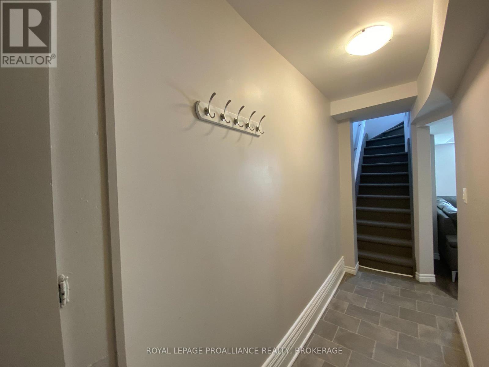 93 Linton Street, Kingston, Ontario  K7K 1N6 - Photo 2 - X13696254
