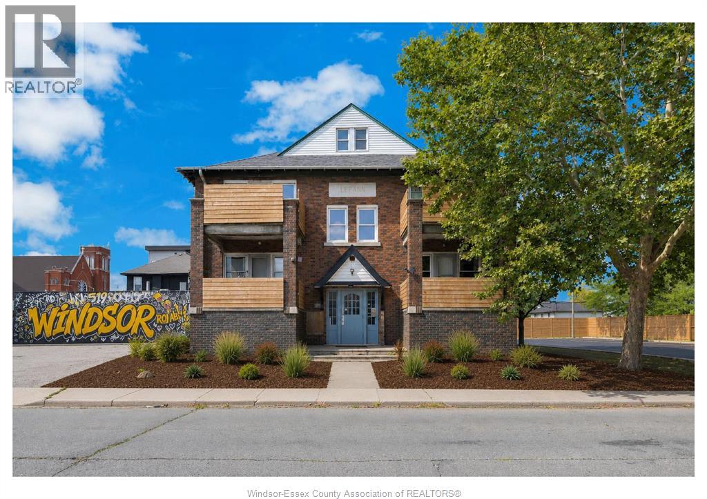 MLS# 26020332: 561 PARENT AVENUE, Windsor, Canada