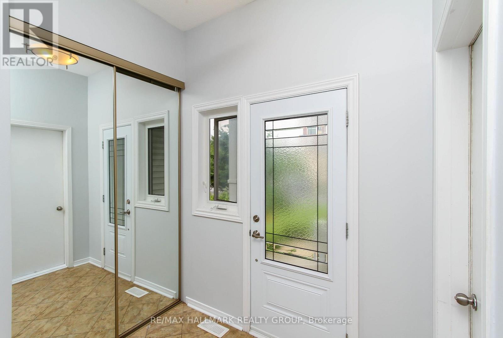25 Wildpine Court, Ottawa, Ontario  K2S 1C6 - Photo 2 - X13696232