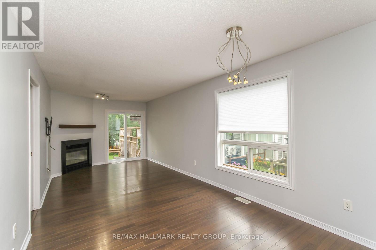 25 Wildpine Court, Ottawa, Ontario  K2S 1C6 - Photo 4 - X13696232