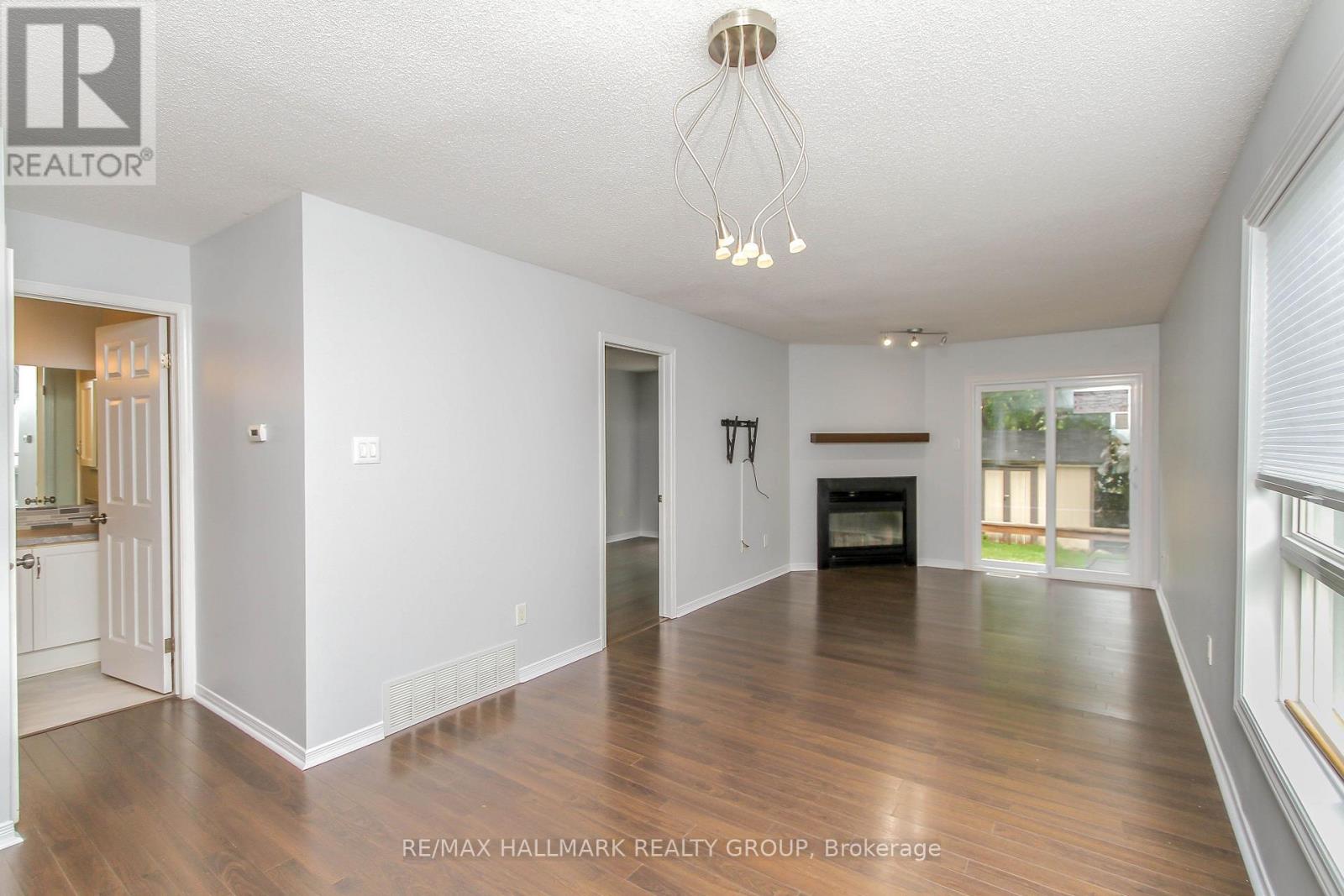 25 Wildpine Court, Ottawa, Ontario  K2S 1C6 - Photo 5 - X13696232