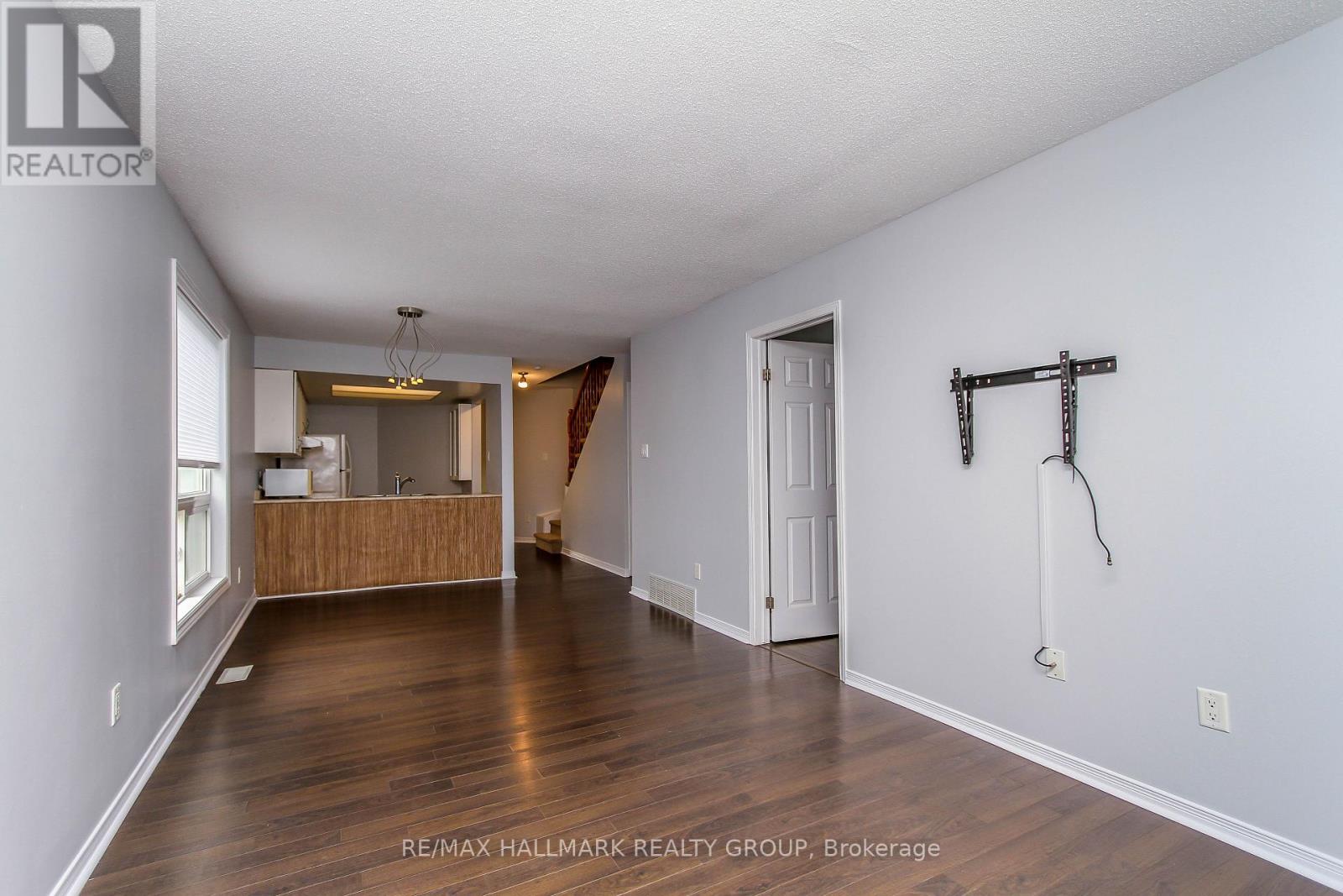 25 Wildpine Court, Ottawa, Ontario  K2S 1C6 - Photo 7 - X13696232