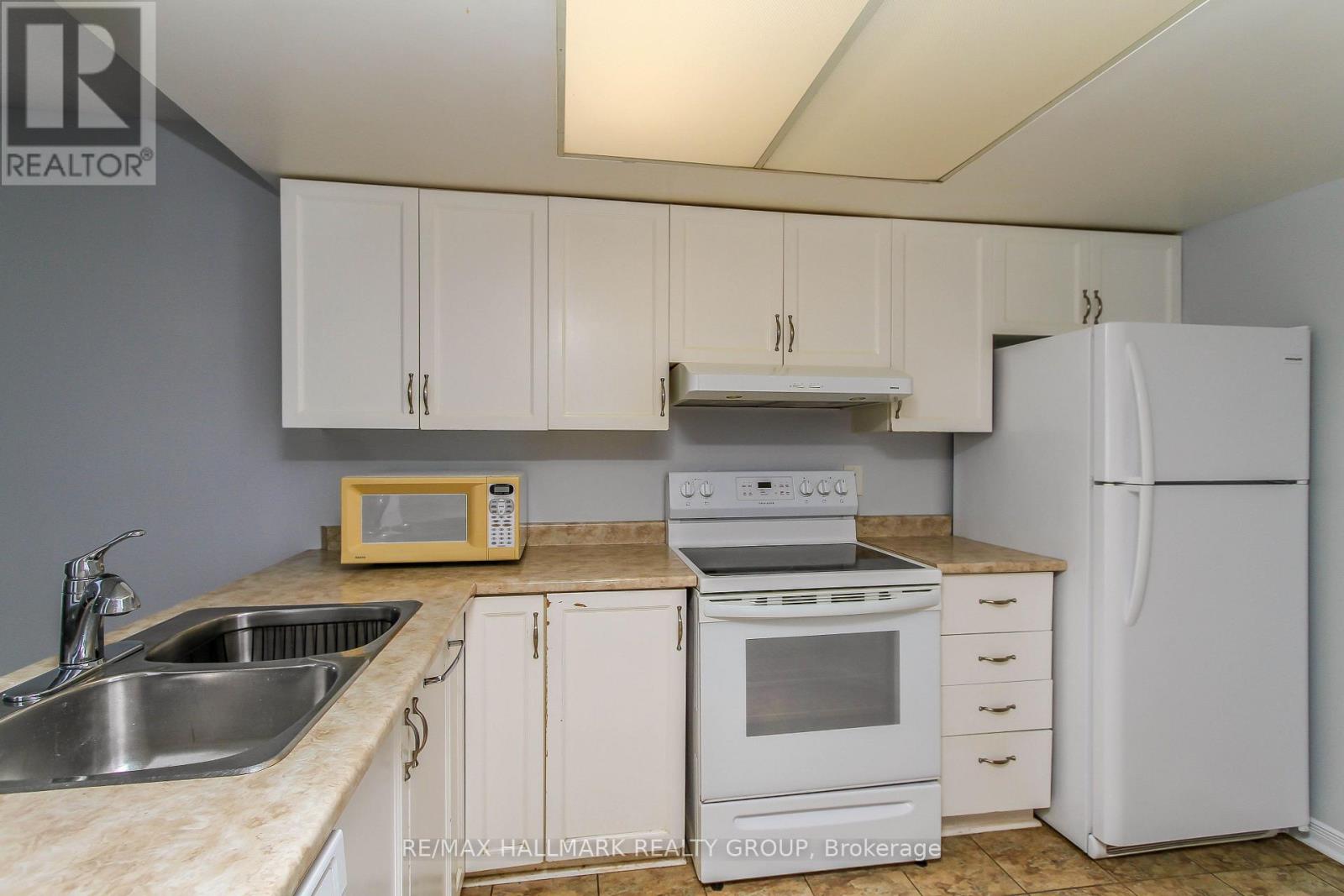 25 Wildpine Court, Ottawa, Ontario  K2S 1C6 - Photo 8 - X13696232