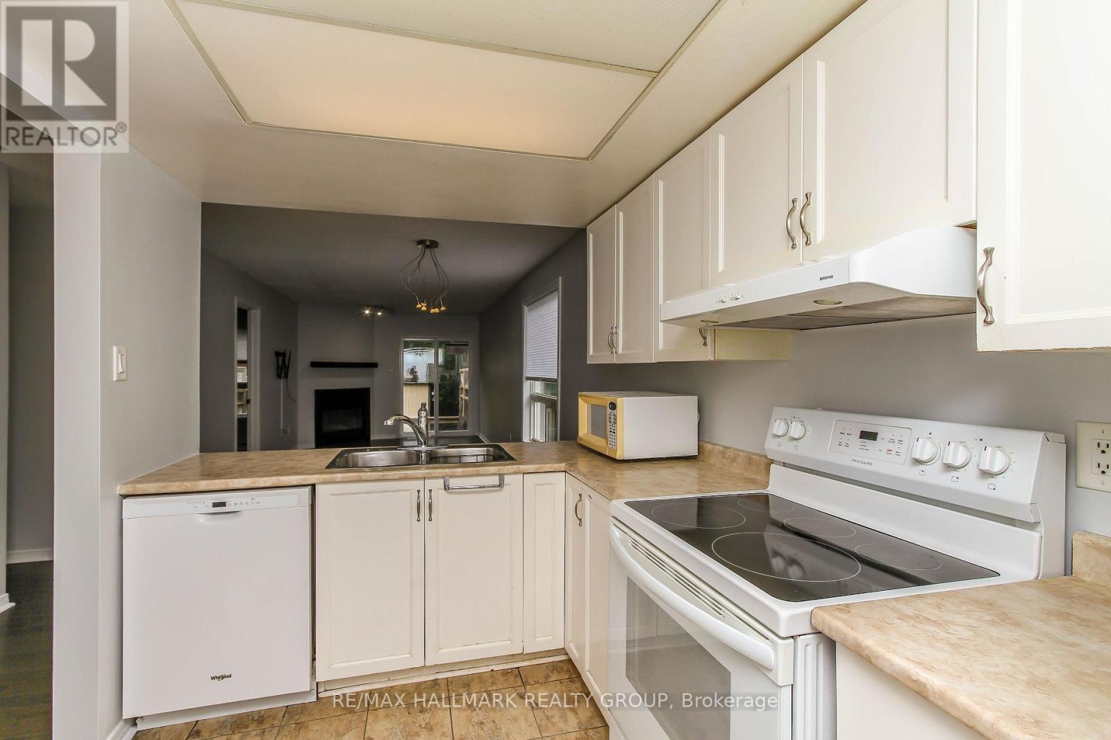 25 Wildpine Court, Ottawa, Ontario  K2S 1C6 - Photo 9 - X13696232