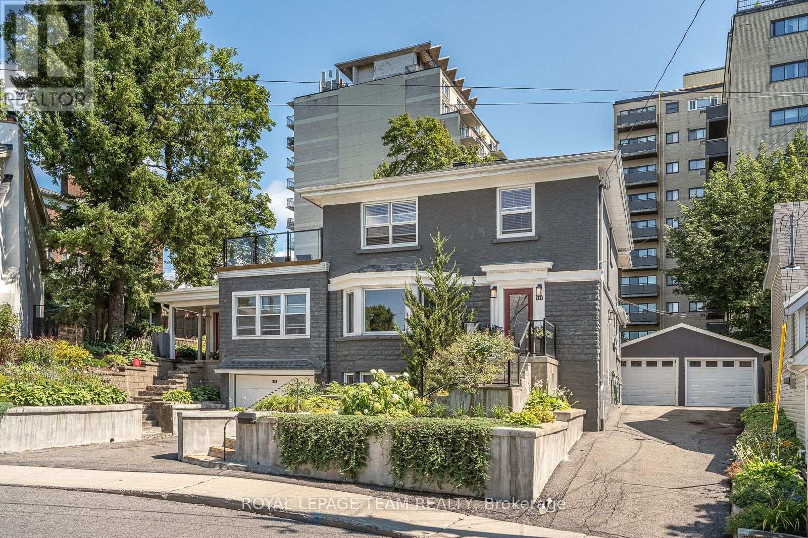 111 IVY CRESCENT, Ottawa, Ontario