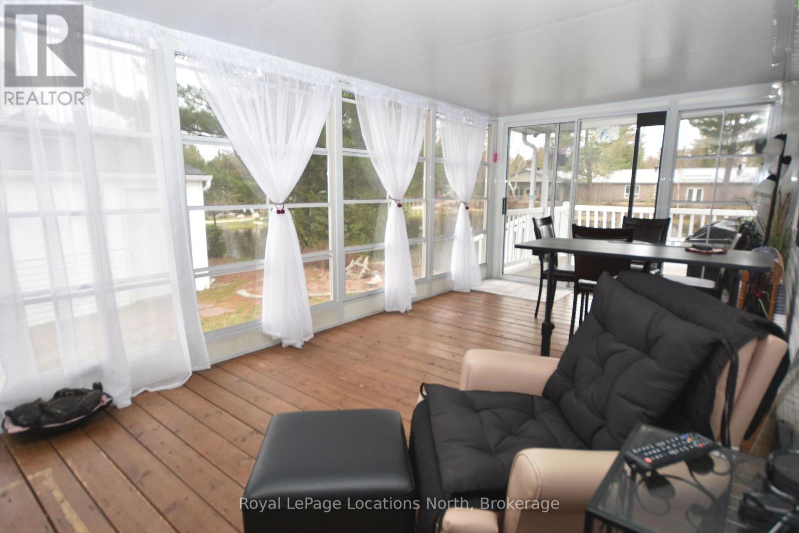 20 Topaz Street W, Wasaga Beach, Ontario  L9Z 1X7 - Photo 14 - S13092532