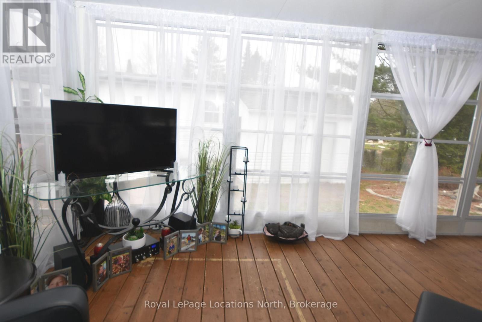 20 Topaz Street W, Wasaga Beach, Ontario  L9Z 1X7 - Photo 16 - S13092532