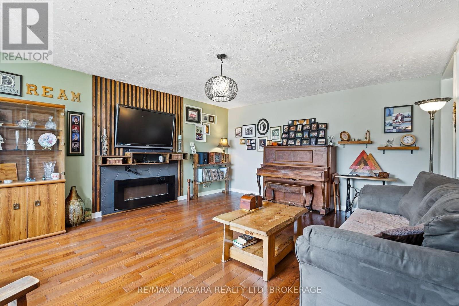 1470 Killaly Street E, Port Colborne (Sherkston), Ontario  L3K 5V3 - Photo 11 - X13696096