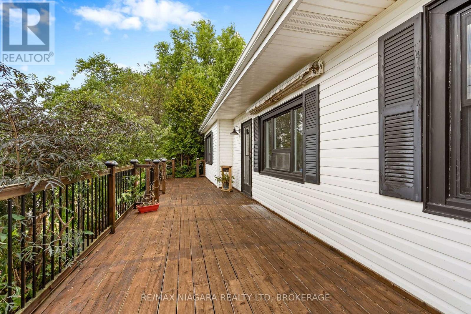 1470 Killaly Street E, Port Colborne (Sherkston), Ontario  L3K 5V3 - Photo 4 - X13696096