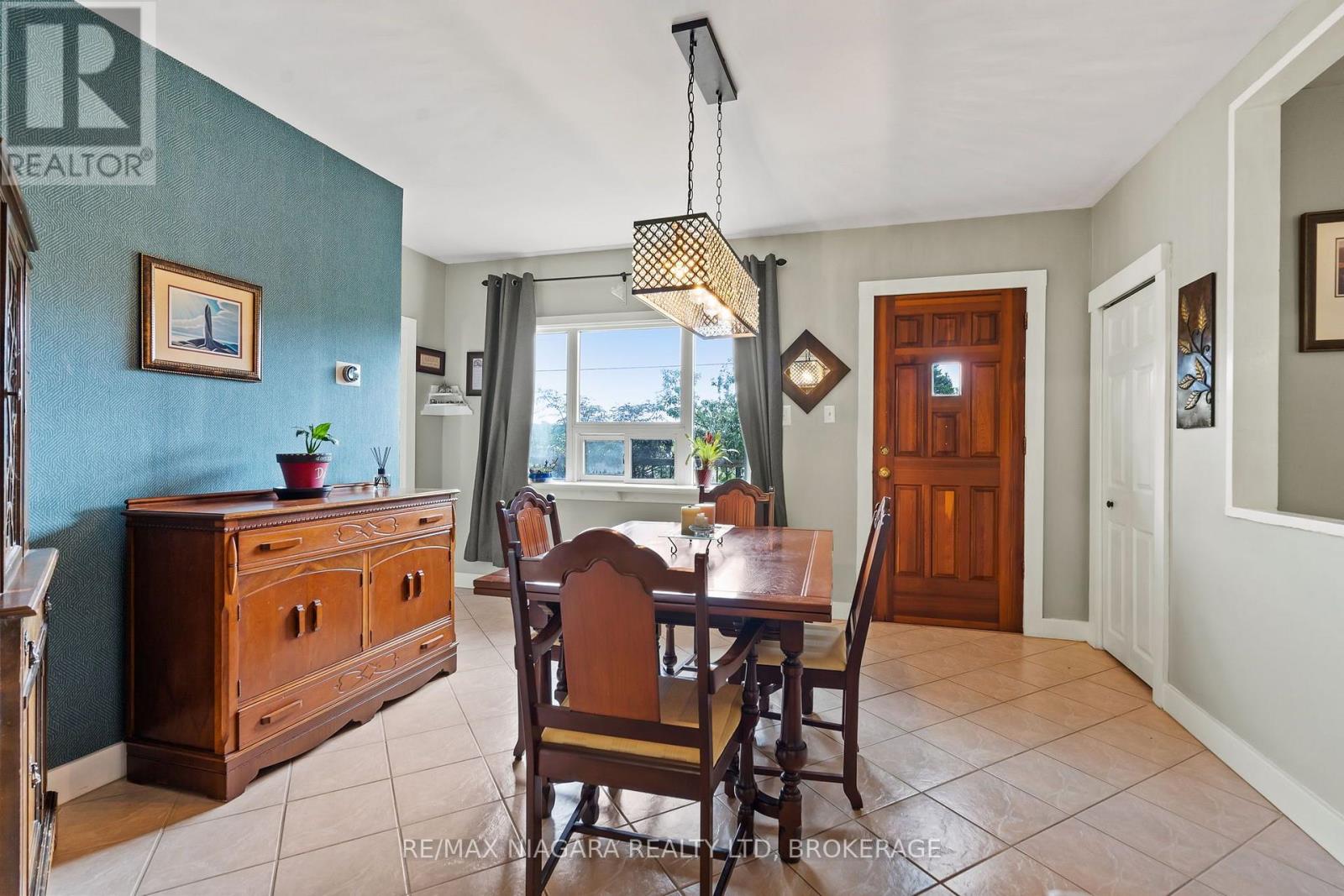 1470 Killaly Street E, Port Colborne (Sherkston), Ontario  L3K 5V3 - Photo 6 - X13696096