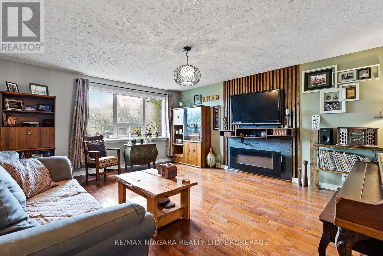1470 Killaly Street E, Port Colborne (Sherkston), Ontario  L3K 5V3 - Photo 9 - X13696096