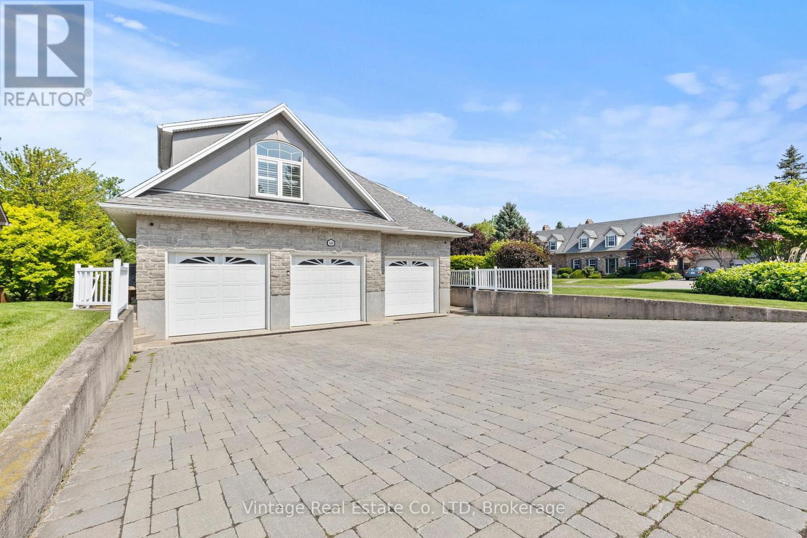 3689 Cardinal Drive, Niagara Falls (Mt. Carmel), Ontario L2H 2Y1 - Photo 3 - X13696206