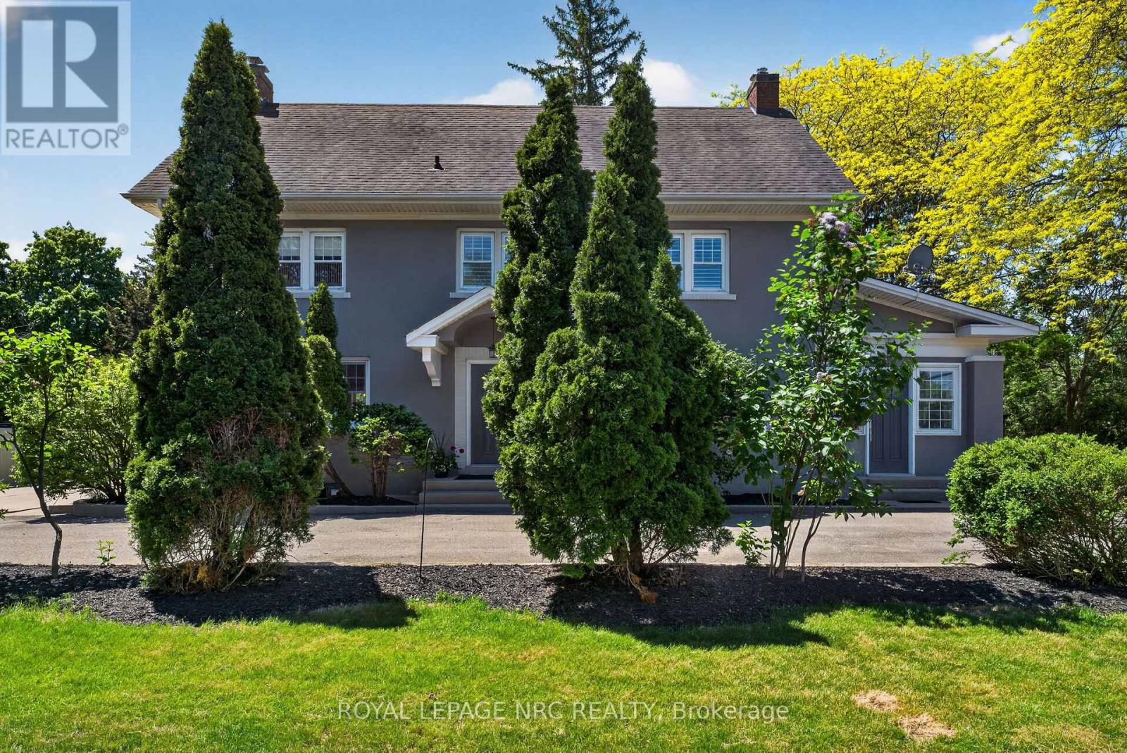 260 MAIN STREET E, Grimsby, Ontario
