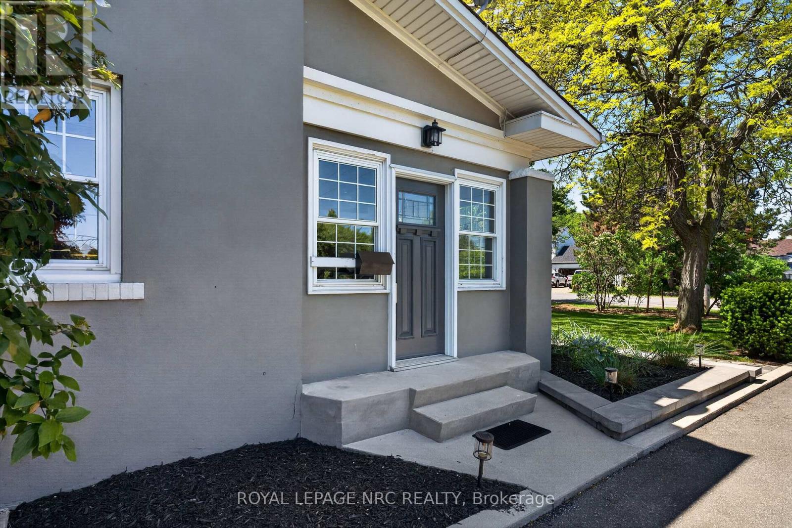 260 Main Street E, Grimsby, Ontario  L3M 1P8 - Photo 9 - X13696330