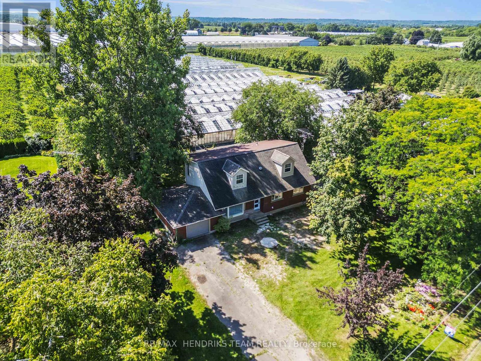 1648 Third Avenue, St. Catharines, Ontario  L2R 6P9 - Photo 1 - X13696338