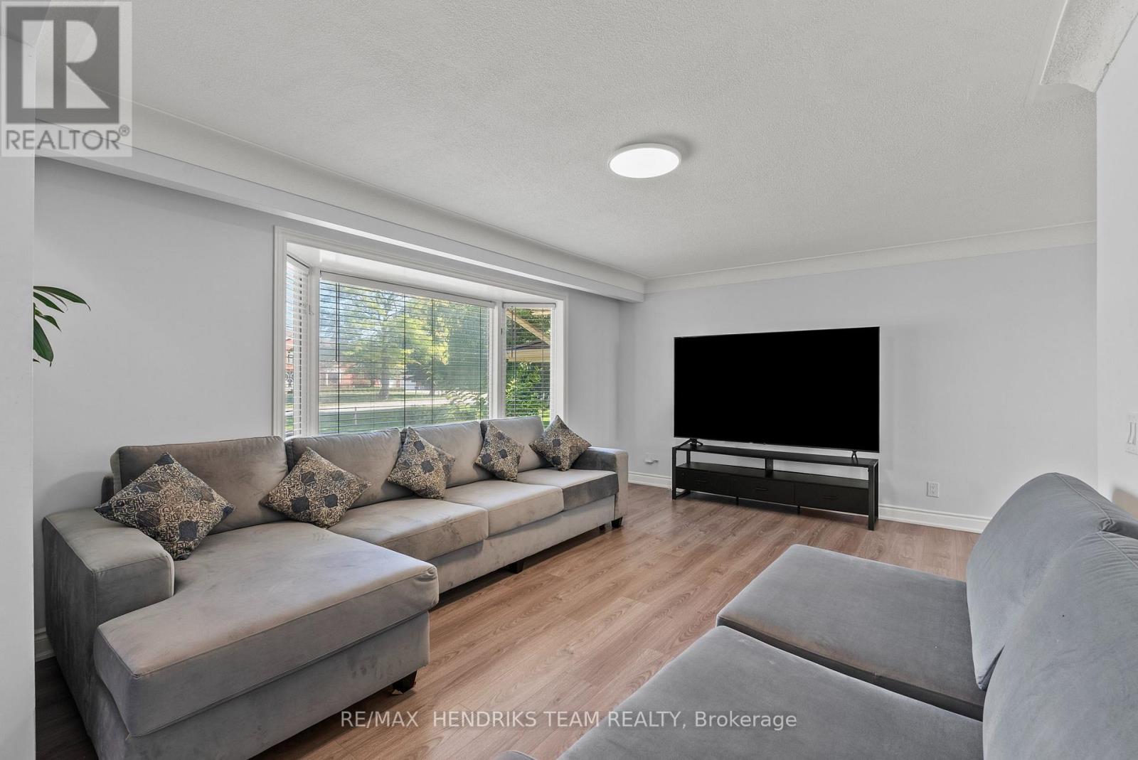 1648 Third Avenue, St. Catharines, Ontario  L2R 6P9 - Photo 6 - X13696338