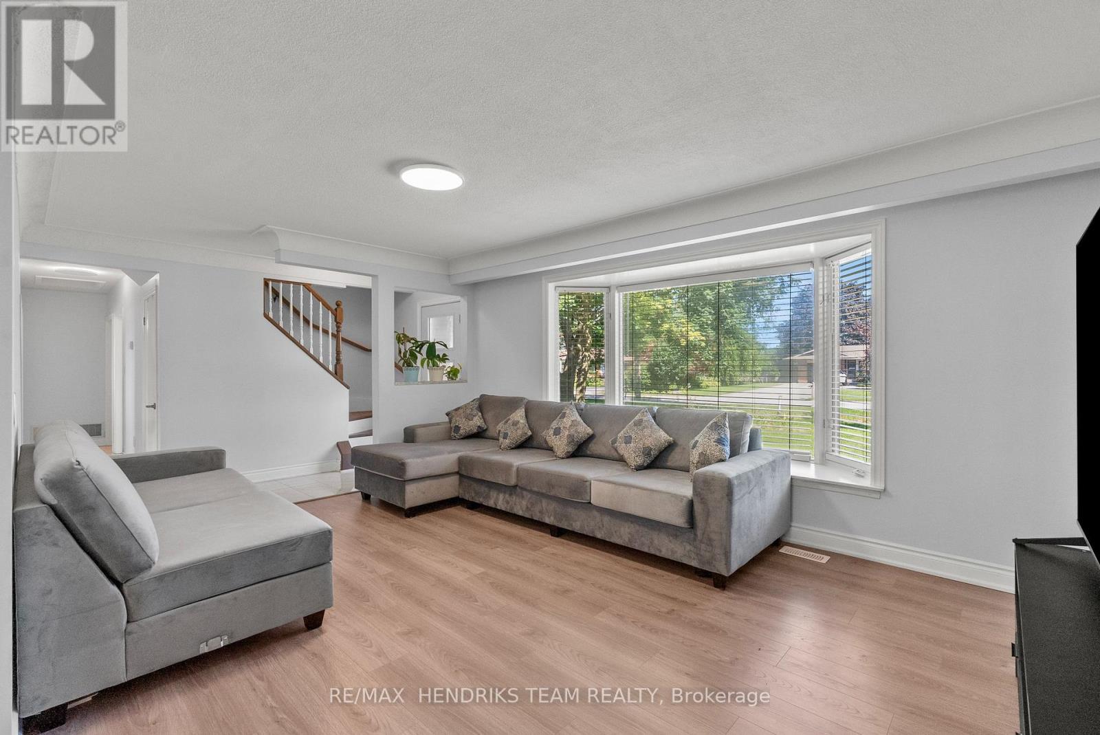 1648 Third Avenue, St. Catharines, Ontario  L2R 6P9 - Photo 7 - X13696338