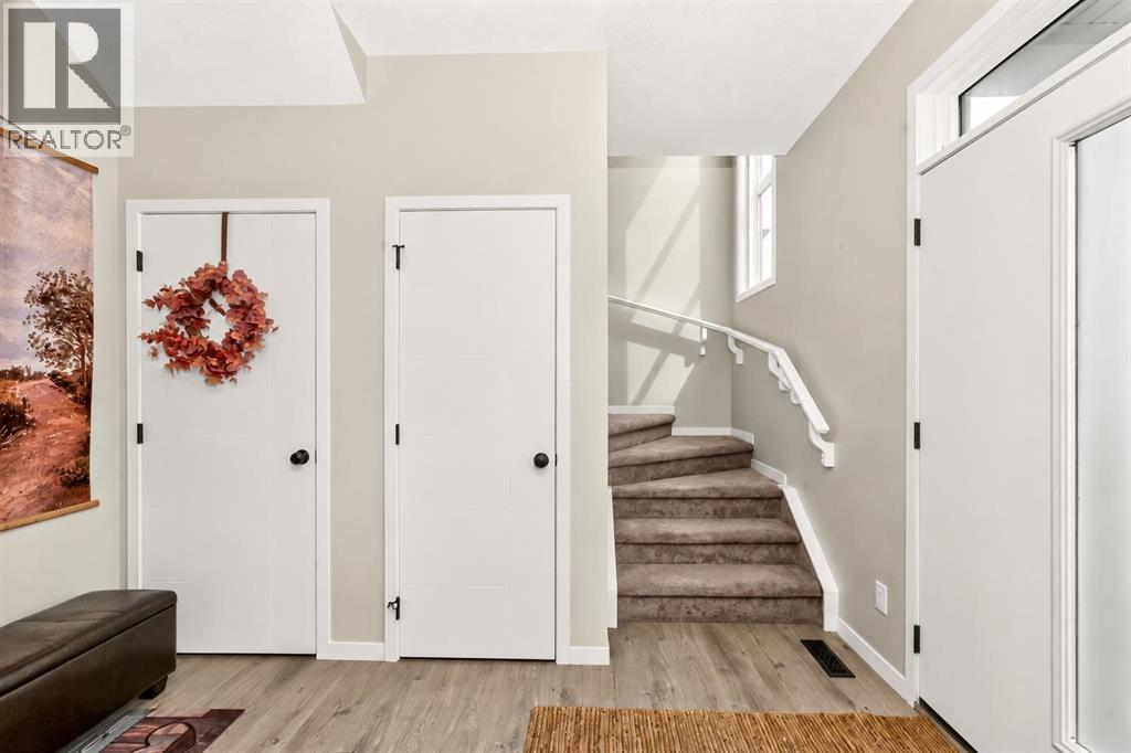 23 Lucas Boulevard NW, Calgary, Alberta  T3P 1H9 - Photo 4 - A2337319